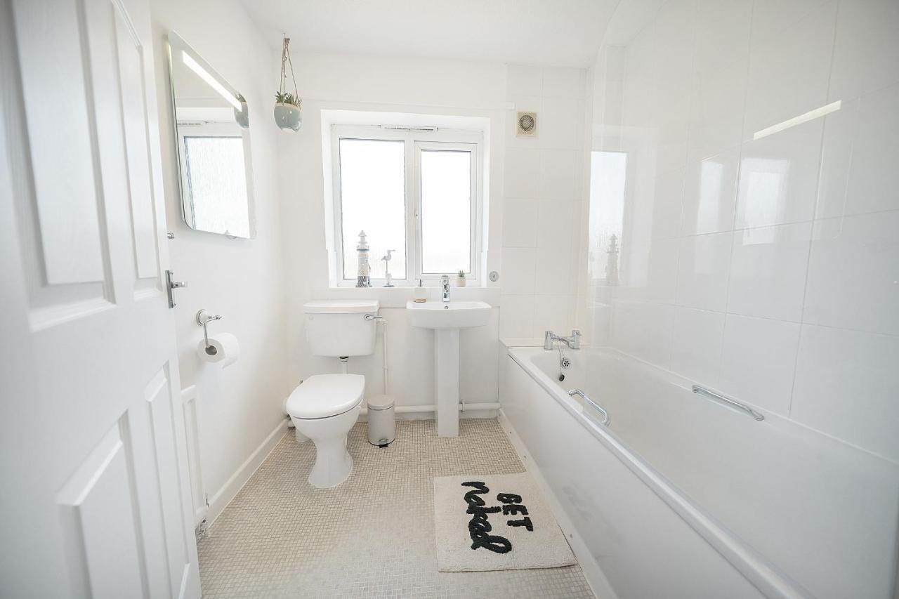 Stylish 3 Bed House, Large Garden, Parking, Wifi - Esho Stays Ковентрі Екстер'єр фото