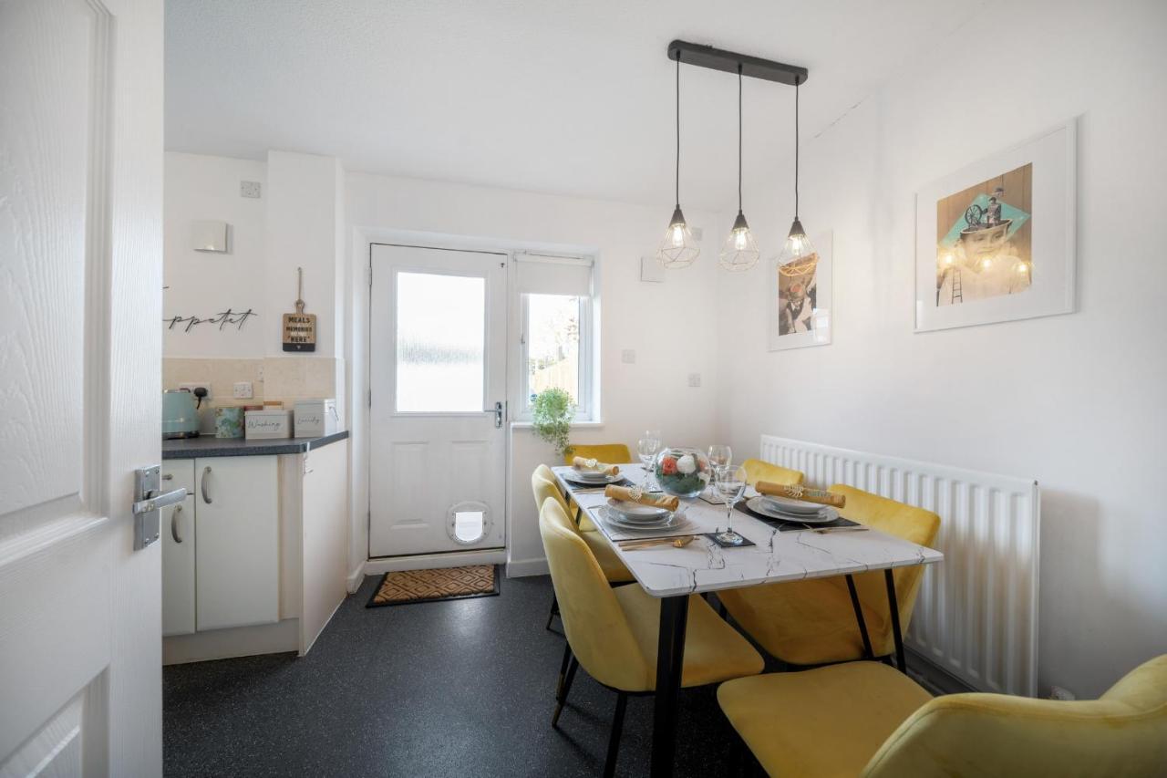 Stylish 3 Bed House, Large Garden, Parking, Wifi - Esho Stays Ковентрі Екстер'єр фото