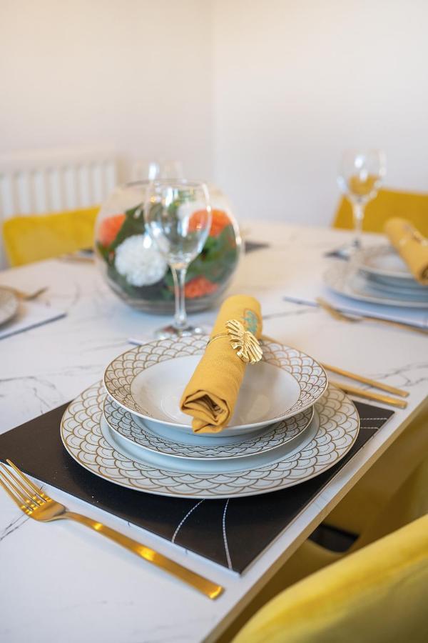 Stylish 3 Bed House, Large Garden, Parking, Wifi - Esho Stays Ковентрі Екстер'єр фото